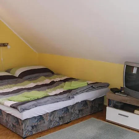Holiday U Ronova With Fireplace Ix Vakantiehuis Podhorany