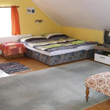 Holiday U Ronova With Fireplace Ix